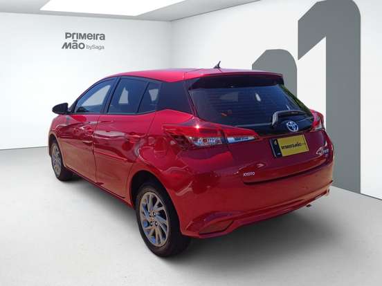 TOYOTA-YARIS-2023