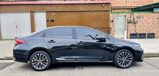 TOYOTA-COROLLA-2024