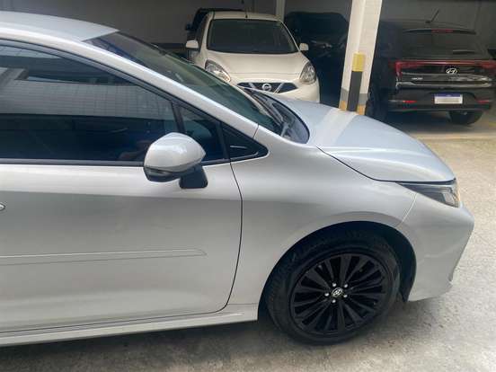 TOYOTA-COROLLA-2024