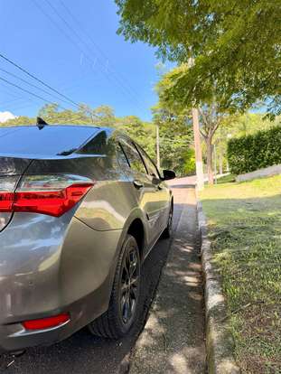 TOYOTA-COROLLA-2018