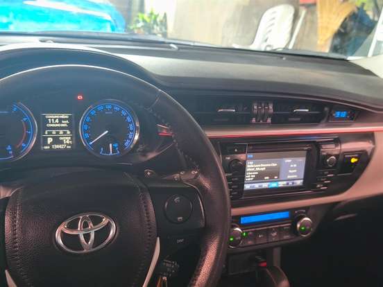 TOYOTA-COROLLA-2015