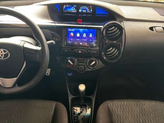 TOYOTA-ETIOS-2017