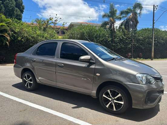 TOYOTA-ETIOS-2017