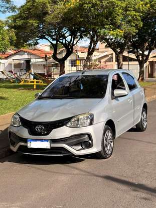 TOYOTA-ETIOS-2019