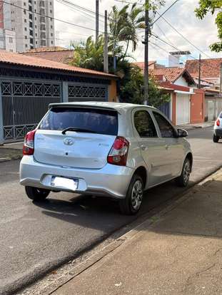 TOYOTA-ETIOS-2019