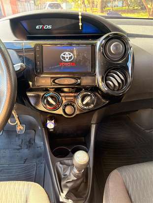 TOYOTA-ETIOS-2019