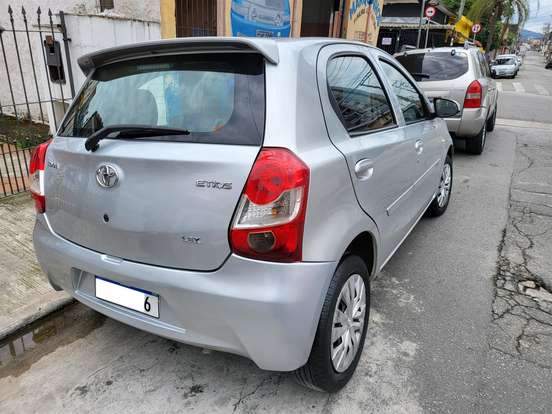 TOYOTA-ETIOS-1.3 X 16V FLEX 4P MANUAL TOYOTA-ETIOS-2016