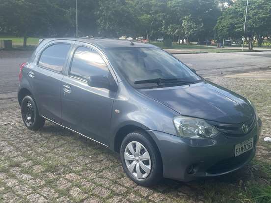 TOYOTA-ETIOS-2012