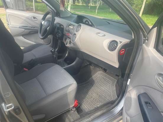 TOYOTA-ETIOS-2012