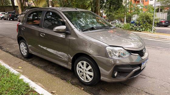 TOYOTA ETIOS 1.5 XLS 16V FLEX 4P AUTOMÁTICO