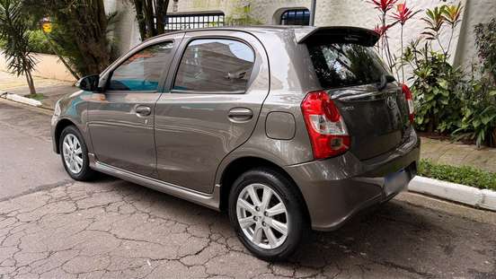 TOYOTA-ETIOS-1.5 XLS 16V FLEX 4P AUTOMÁTICO TOYOTA-ETIOS-2017