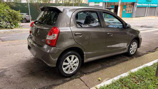 TOYOTA-ETIOS-1.5 XLS 16V FLEX 4P AUTOMÁTICO TOYOTA-ETIOS-2017
