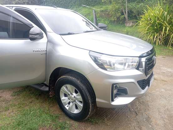 TOYOTA-HILUX-2.7 SR 4X2 CD 16V FLEX 4P AUTOMÁTICO TOYOTA-HILUX-2018