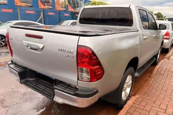 TOYOTA-HILUX-2.7 SRV 4X2 CD 16V FLEX 4P AUTOMÁTICO TOYOTA-HILUX-2018