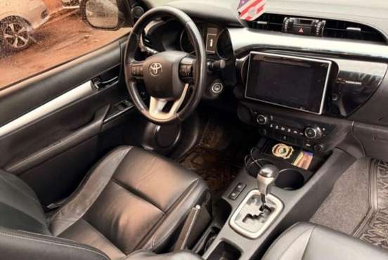TOYOTA-HILUX-2.7 SRV 4X2 CD 16V FLEX 4P AUTOMÁTICO TOYOTA-HILUX-2018