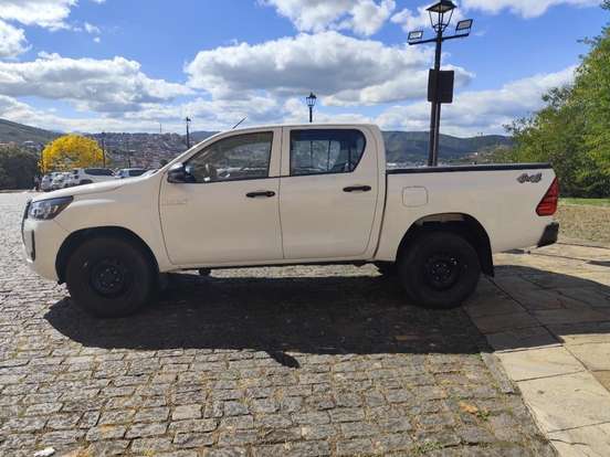 TOYOTA-HILUX-2.8 D-4D TURBO DIESEL CD POWER PACK 4X4 MANUAL TOYOTA-HILUX-2022