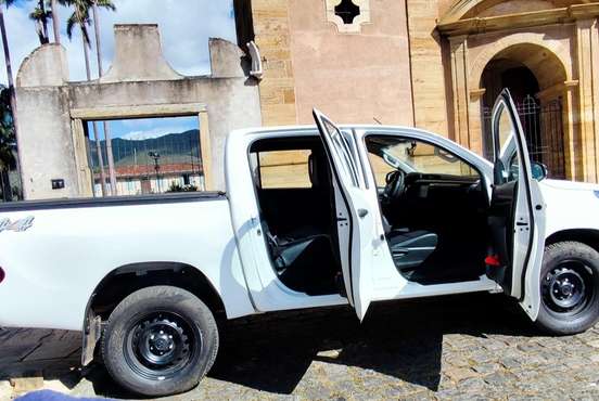 TOYOTA-HILUX-2022