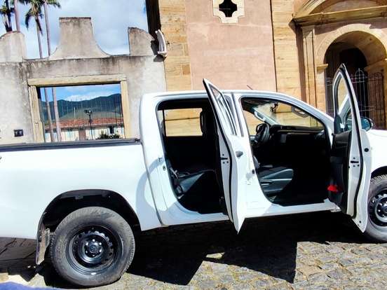 TOYOTA-HILUX-2.8 D-4D TURBO DIESEL CD POWER PACK 4X4 MANUAL TOYOTA-HILUX-2022
