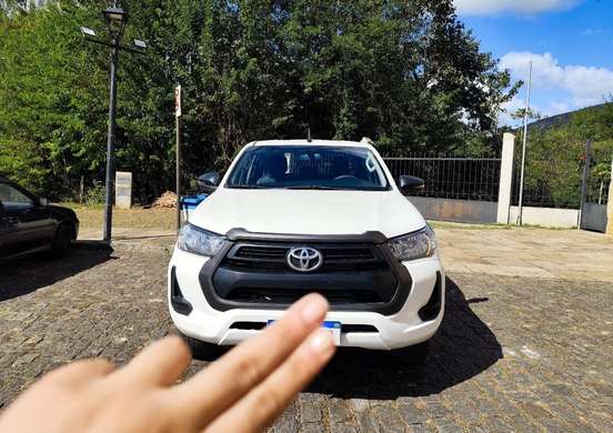 TOYOTA-HILUX-2022