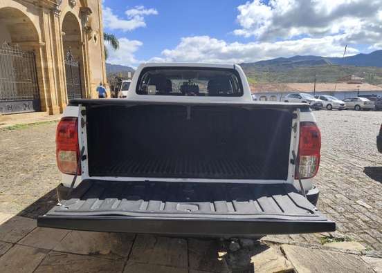 TOYOTA-HILUX-2022
