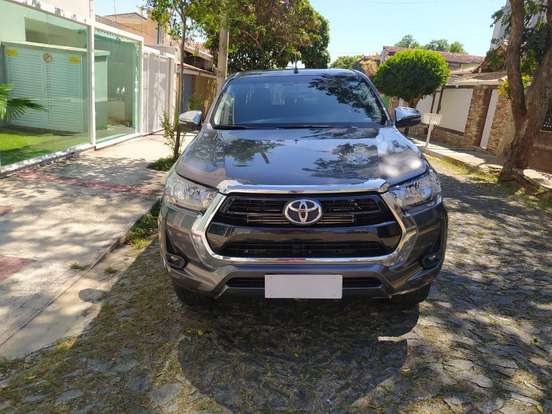 TOYOTA-HILUX-2021