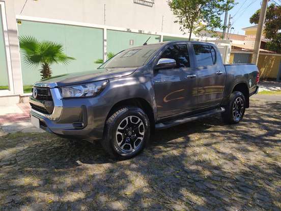 TOYOTA-HILUX-2.8 D-4D TURBO DIESEL CD SRV 4X4 AUTOMÁTICO TOYOTA-HILUX-2021