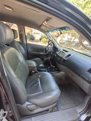 TOYOTA-HILUX-2014