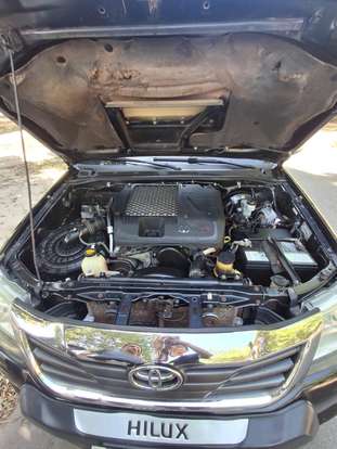 TOYOTA-HILUX-2014