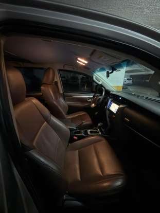 TOYOTA-HILUX SW4-2017