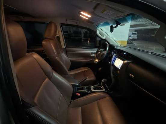 TOYOTA-HILUX SW4-2.7 SR 7 LUGARES 4X2 16V FLEX 4P AUTOMÁTICO TOYOTA-HILUX SW4-2017