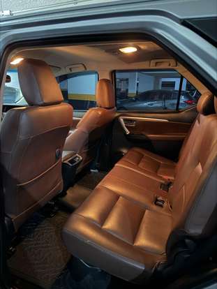 TOYOTA-HILUX SW4-2.7 SR 7 LUGARES 4X2 16V FLEX 4P AUTOMÁTICO TOYOTA-HILUX SW4-2017