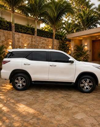 TOYOTA-HILUX SW4-2018