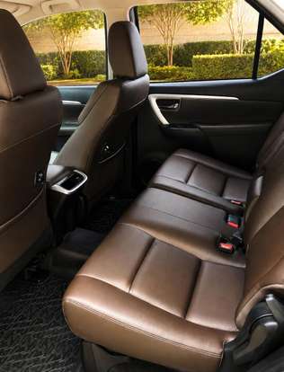 TOYOTA-HILUX SW4-2018