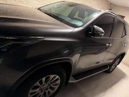 TOYOTA-HILUX SW4-2.8 D-4D TURBO DIESEL SRX 7L 4X4 AUTOMÁTICO TOYOTA-HILUX SW4-2021