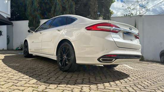FORD-FUSION-2017