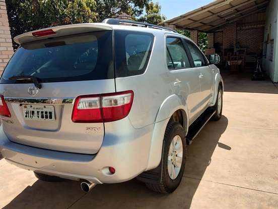 TOYOTA-HILUX SW4-3.0 SRV 4X4 16V TURBO INTERCOOLER DIESEL 4P AUTOMÁTICO TOYOTA-HILUX SW4-2009