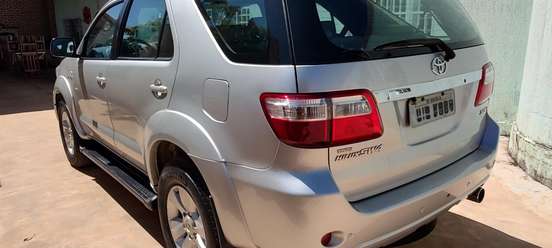 TOYOTA-HILUX SW4-2009