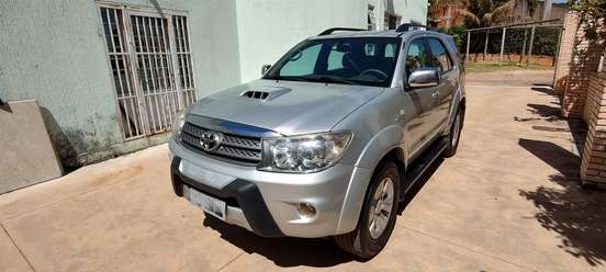 TOYOTA-HILUX SW4-2009