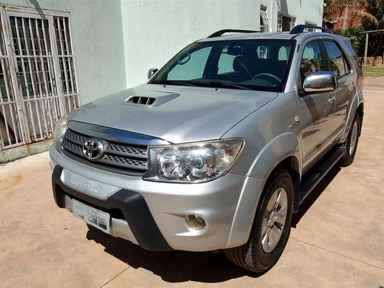 TOYOTA-HILUX SW4-3.0 SRV 4X4 16V TURBO INTERCOOLER DIESEL 4P AUTOMÁTICO TOYOTA-HILUX SW4-2009