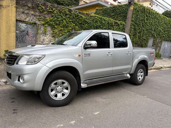 TOYOTA-HILUX SW4-3.0 SRV 4X4 16V TURBO INTERCOOLER DIESEL 4P AUTOMÁTICO TOYOTA-HILUX SW4-2013