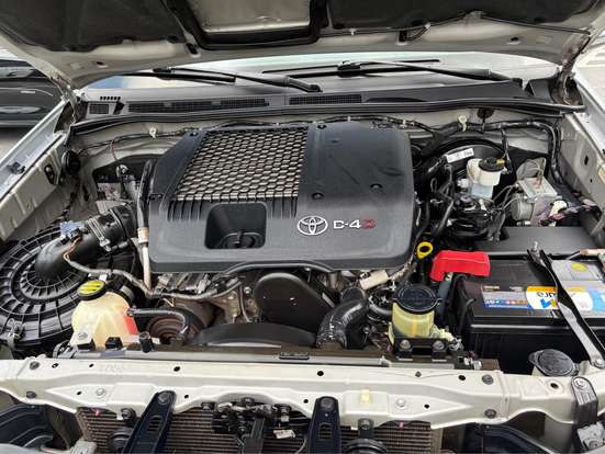TOYOTA-HILUX SW4-2013