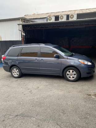 TOYOTA-SIENNA-2007