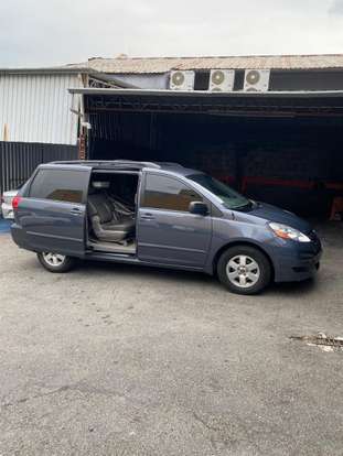 TOYOTA-SIENNA-2007