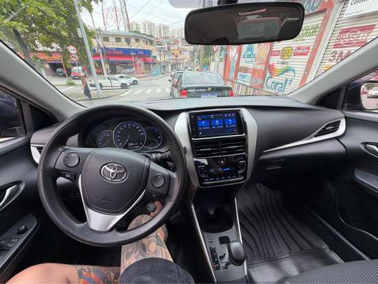 TOYOTA-YARIS-2020