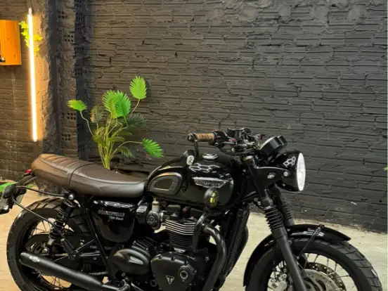 TRIUMPH-BONNEVILLE T120 BLACK 1200 TRIUMPH-BONNEVILLE T120 BLACK 1200-2018