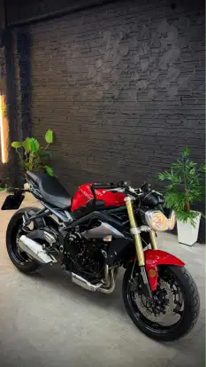 TRIUMPH-STREET TRIPLE 675 ABS-2015