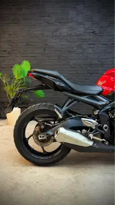 TRIUMPH-STREET TRIPLE 675 ABS TRIUMPH-STREET TRIPLE 675 ABS-2015