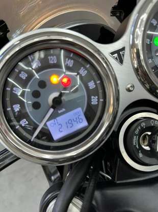 TRIUMPH-BONNEVILLE T100 900-2023