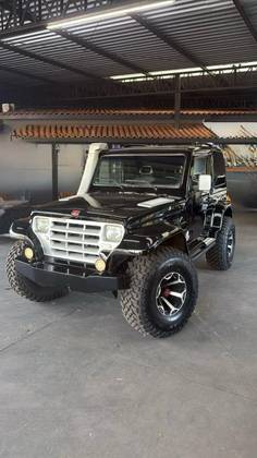 TROLLER T4 2.8 TETO RÍGIDO 12V TURBO INTERCOOLER DIESEL 2P MANUAL