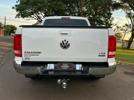 VOLKSWAGEN-AMAROK-2015